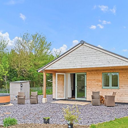 Little Moorland Farm Lodges Chapel Allerton Room photo